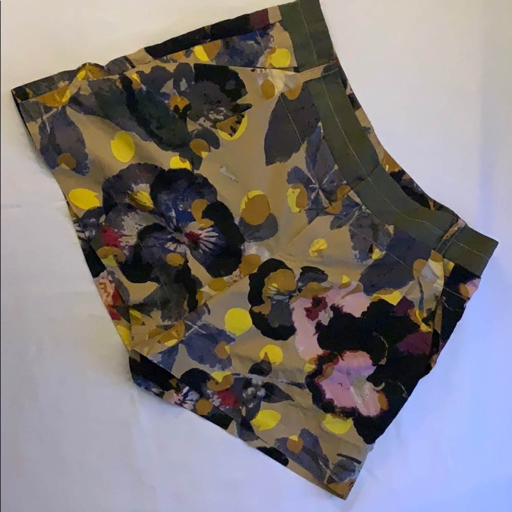 SILKY SHORTS BEAUTIFUL FLORAL COLOR PATTERN